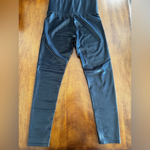 Carbon38 7/8 Legging in Takara Shine/Liquid/Faux Leather - Picture 5 of 7